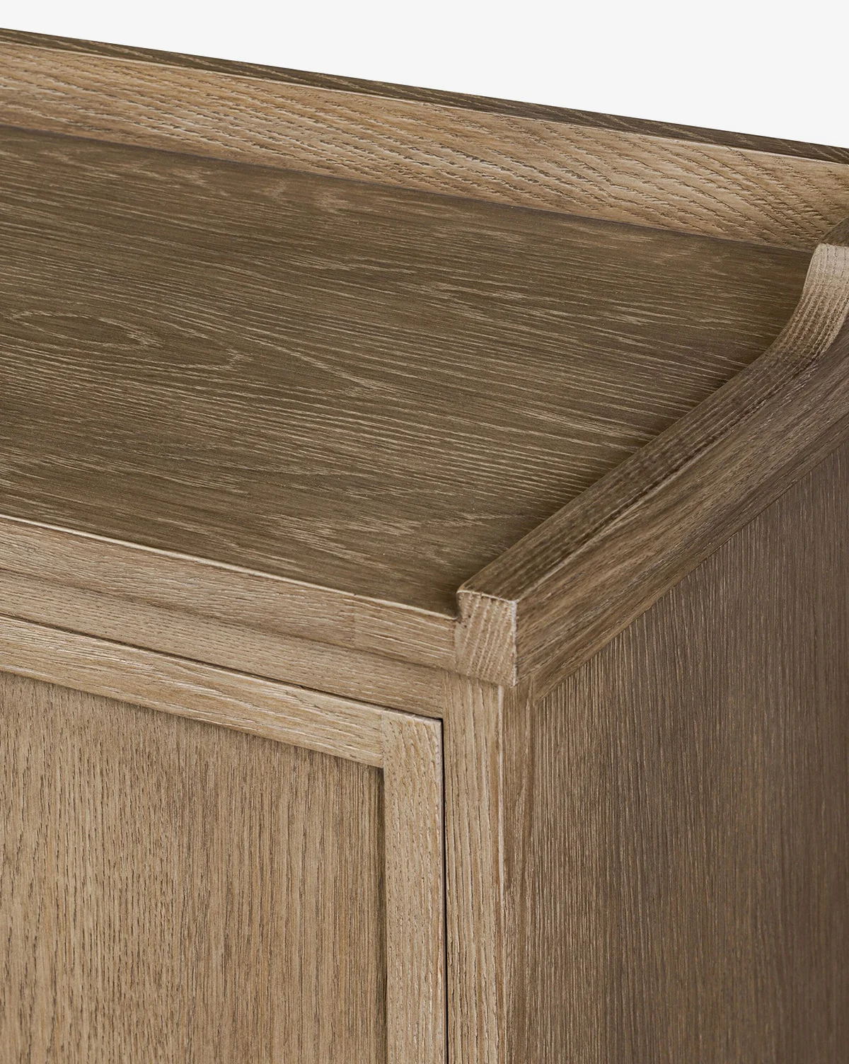 Modern Oak Sideboard with Clean Lines & Natural Finish for Living Room