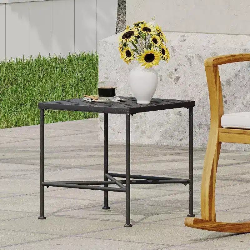 Minimalism Side Table with Metal Frame and Reinforced Design, Accent Table with Woven Tabletop, End Table for Living Room, Patio, Black