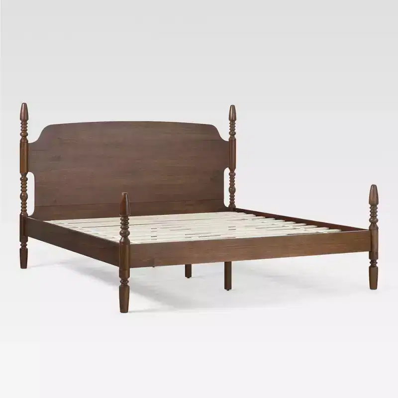 Traditional Solid Wood Spindle Bed