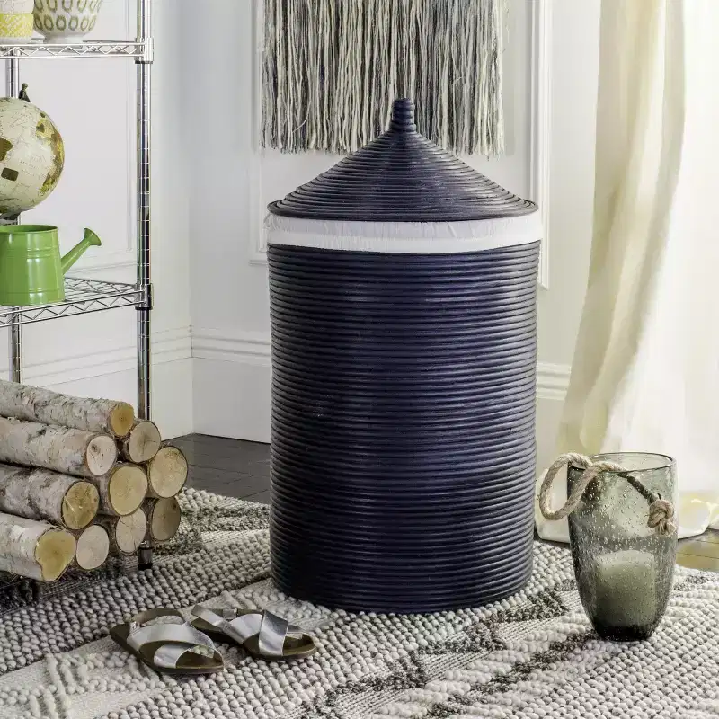 Wellington Laundry Basket With Liner - HAC6501 - Safavieh