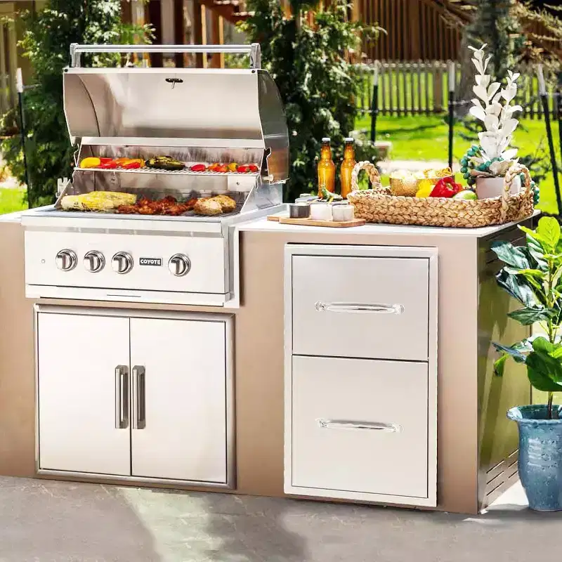 16 Triple Kitchen Drawers with Paper Towel Holder