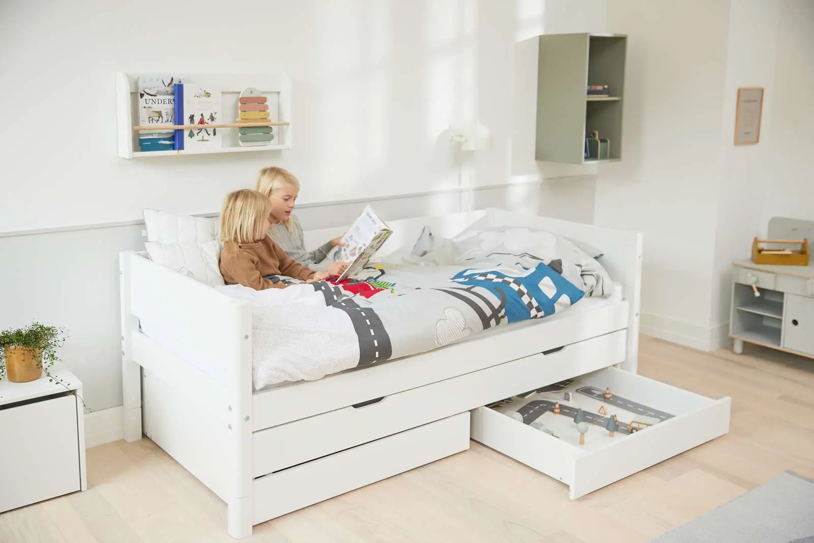 Single Bed with Pull-out Bed and Storage, 90x200 cm, White