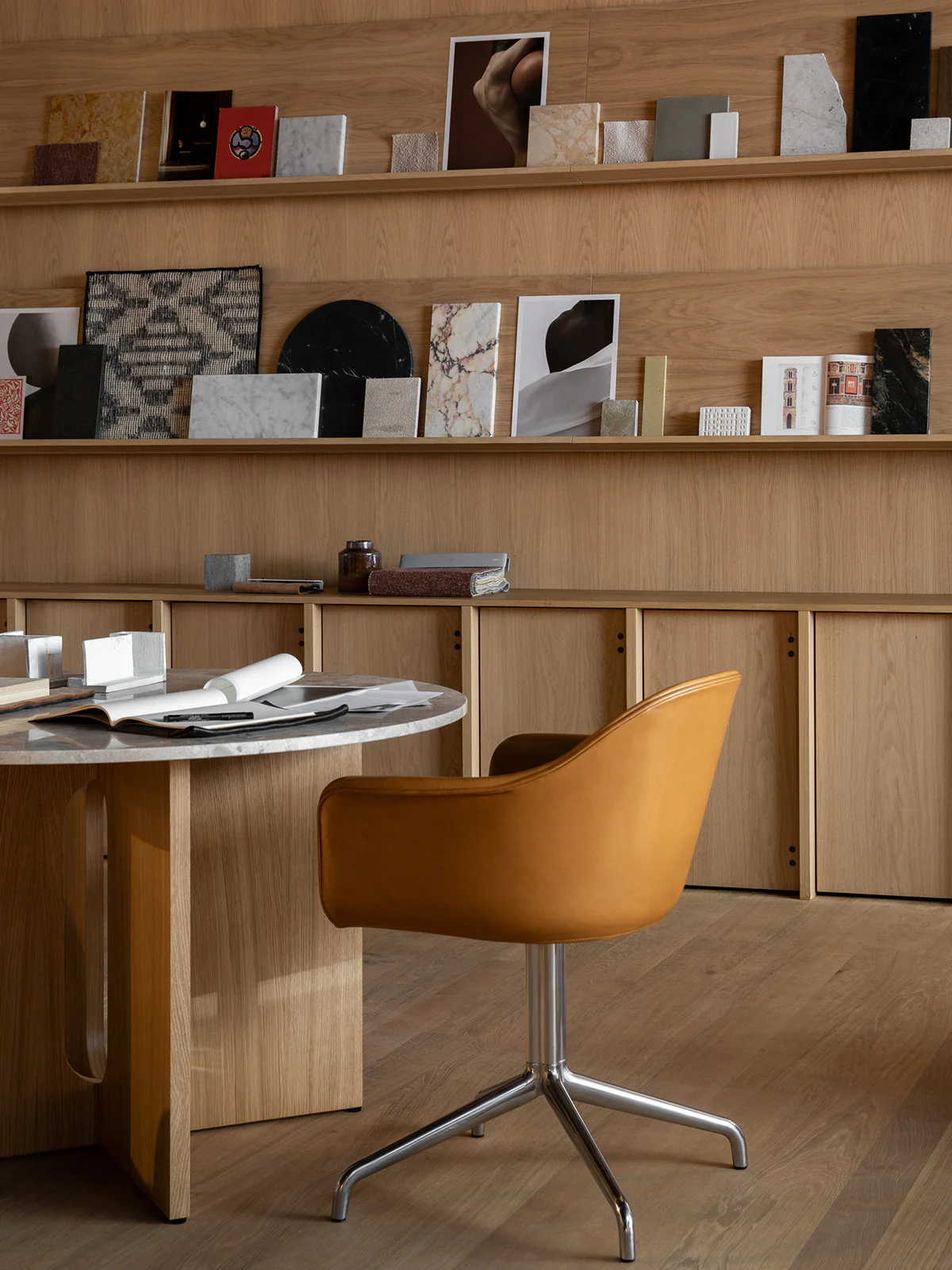 Contemporary Upholstered Dining Chair Polished Aluminium Swivel Base with Ergonomic Shell for Dining Room & Office