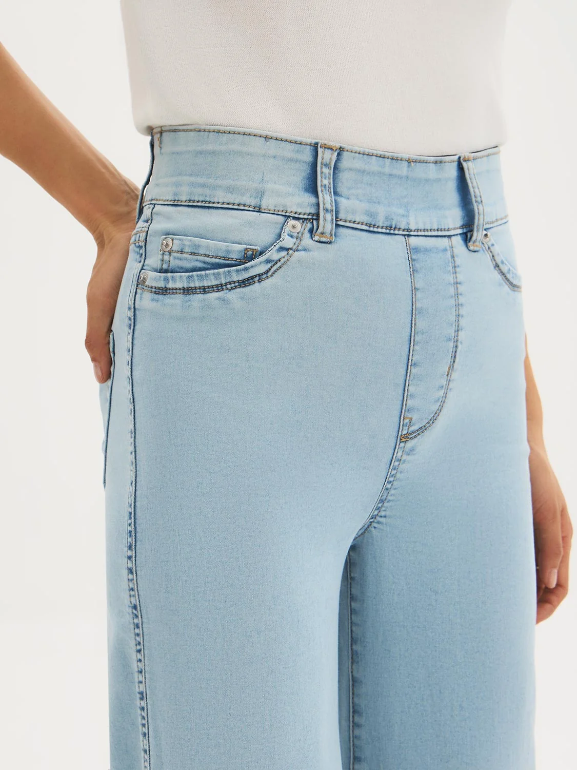 Cotton-Blend Wide-Leg Jeans
