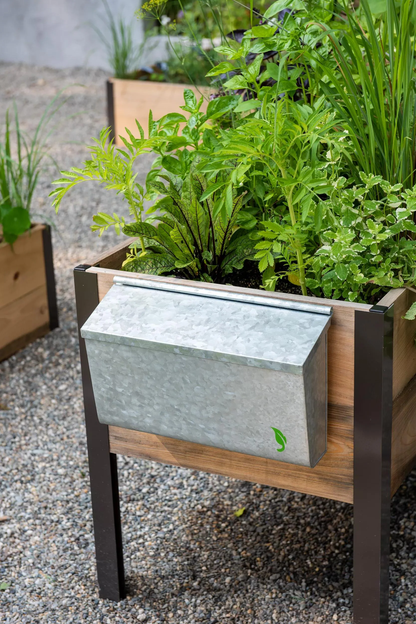 Galvanized Steel Garden Hand Tool Storage Box with Divider