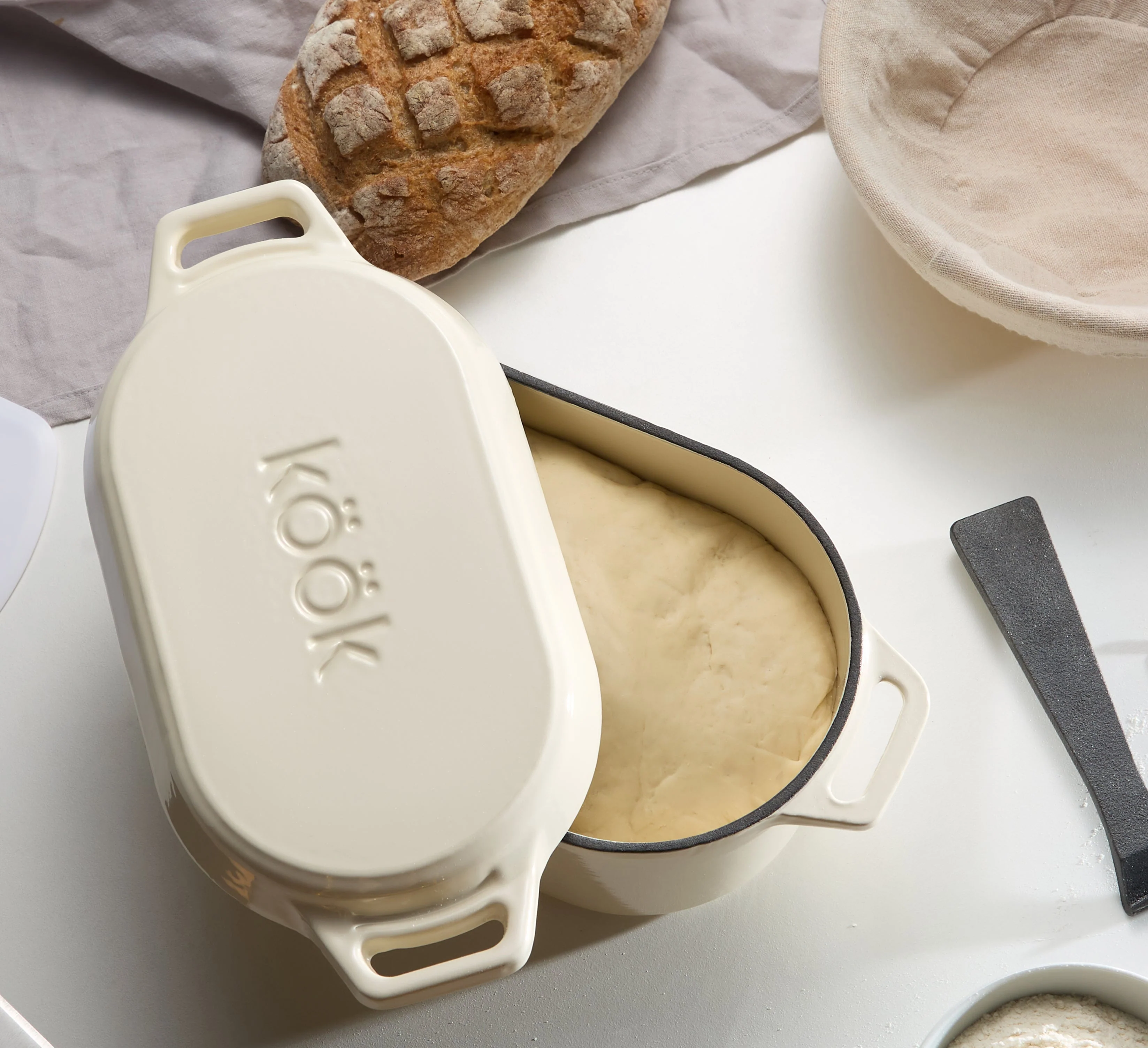 Oval Oven, 3.4 Qt