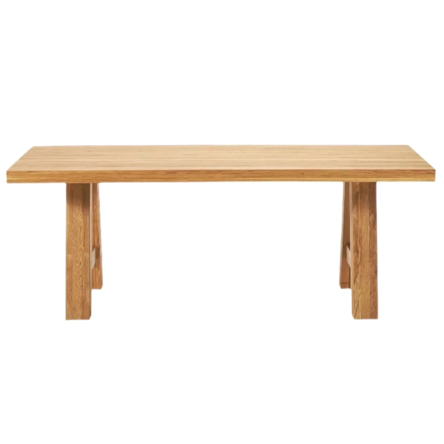 Oak Dining Table - Combining classic country house charm with a modern touch - the dining table creates a contemporary atmosphere filled