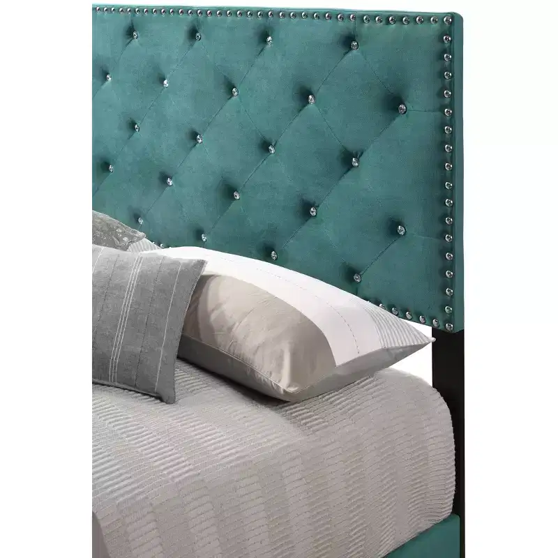 Passion Furniture Suffolk Queen Panel Bed