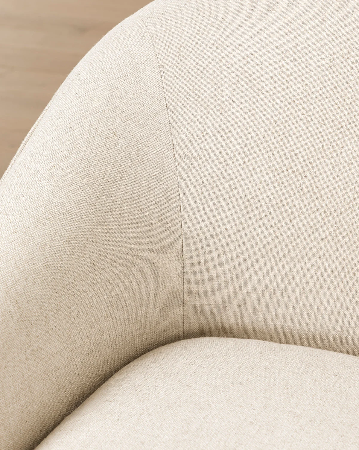 Classic Upholstered Lounge Chair with Rolled Arms & Caster Legs for Living Room