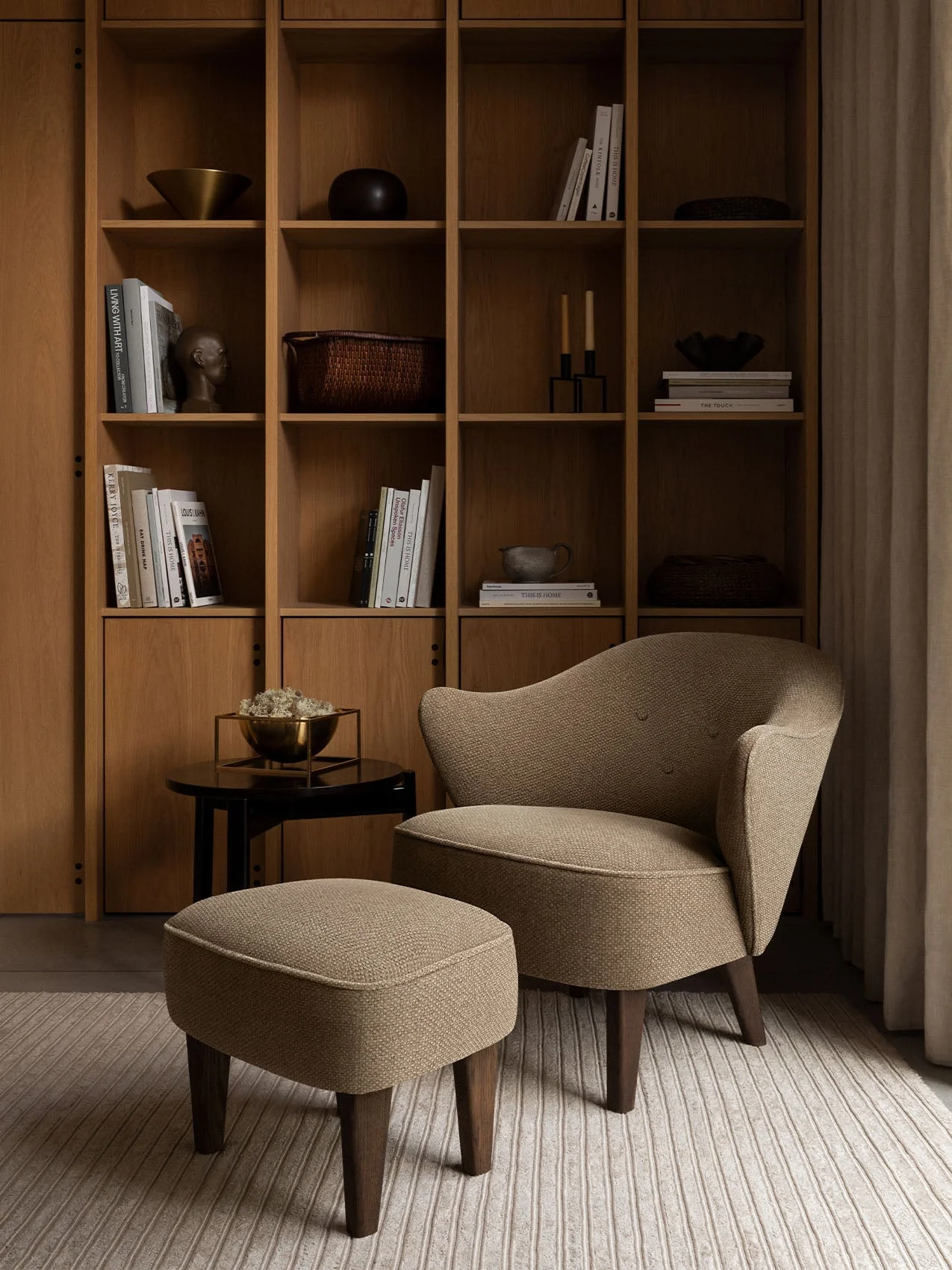 Textile Upholstered Ottoman with Compact Design for Living Room