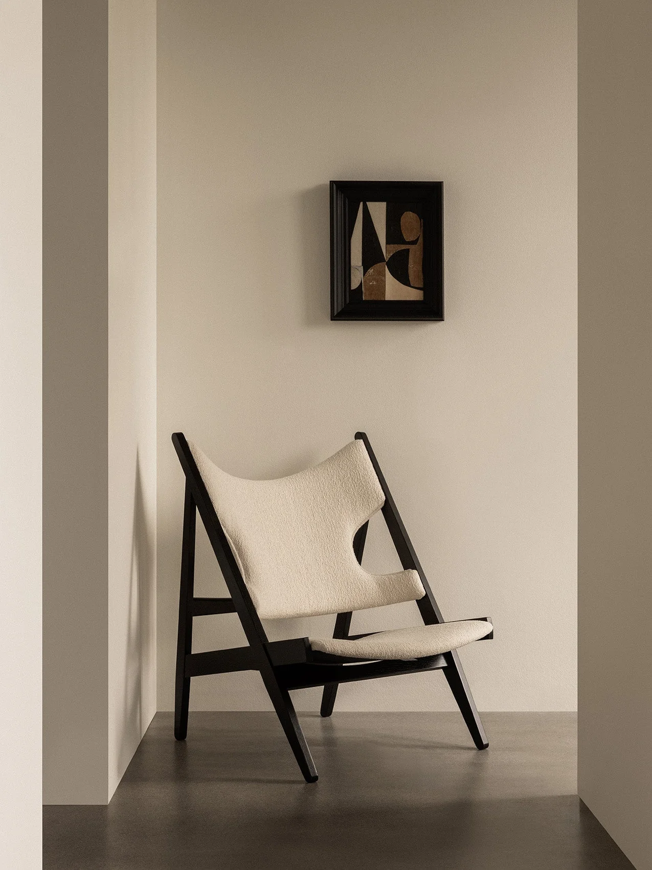 Mid-Century Black Oak & Bouclé Lounge Chair with Ergonomic Knitting Design for Living Room