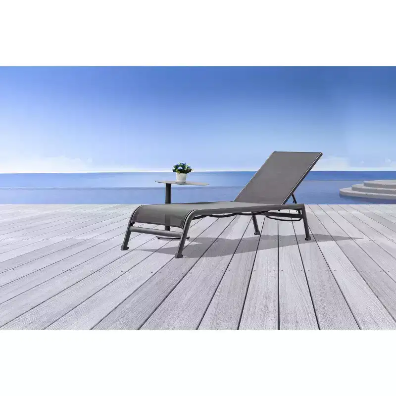 45 in.H Silver Color Round Aluminum Table Top End Table 1 -piece